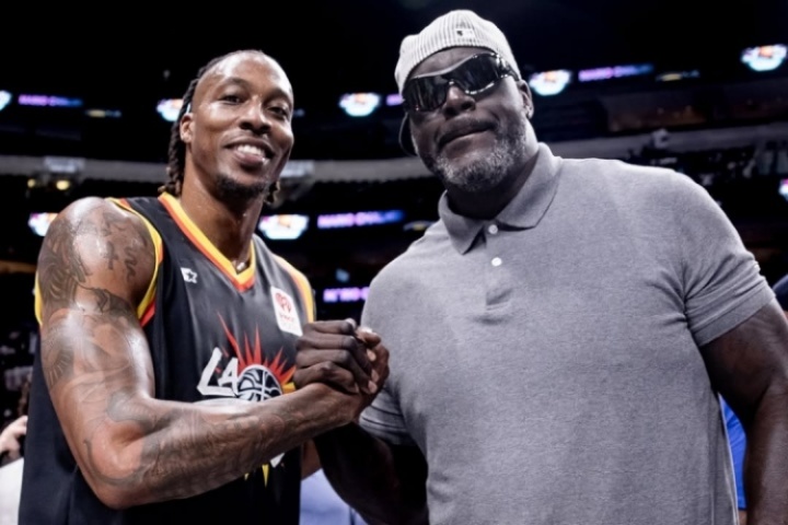 九游体育-世纪大和解？奥尼尔现场观战霍华德：我没有讨厌你只是激励你！