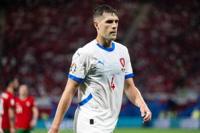 九游体育官方网站-【盘点】三球被吹VS三次送礼，谁是欧洲杯最霉球员？