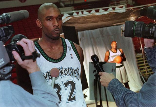 九游体育官方网站-小卡阴阳合同传闻如何收场？森林狼曾被罚掉未来