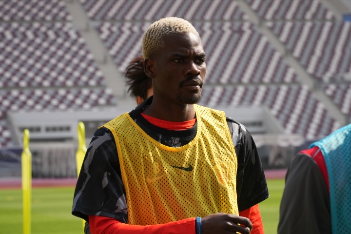 九游体育-直播吧：海港上午在多哈开启首堂冬训课，新援让·克劳德参与合练