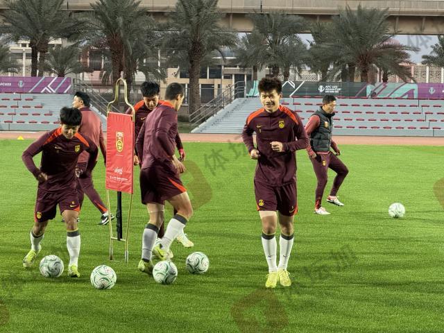 九游体育-U23国足昨日完成沙特首训 刘浩帆首次参加合练